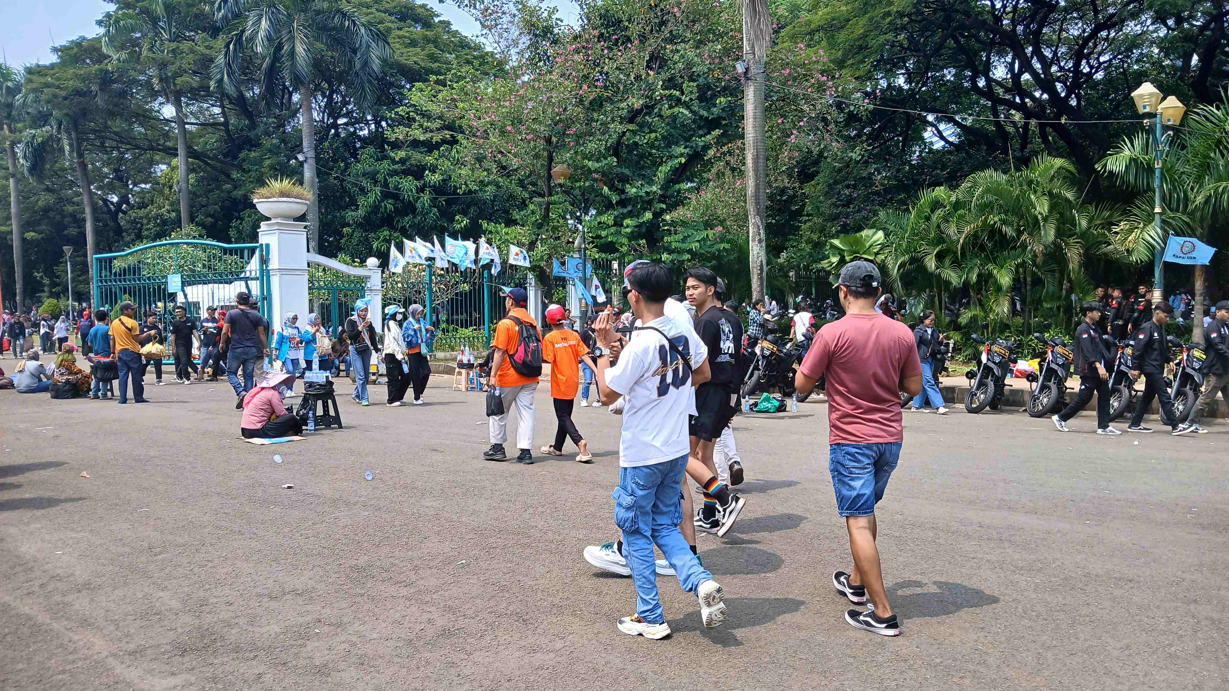 Pengamanan Ketat Bikin Hari Buruh Berjalan Lancar, Kapolres Jakpus Tempatkan Personel di Titik Rawan