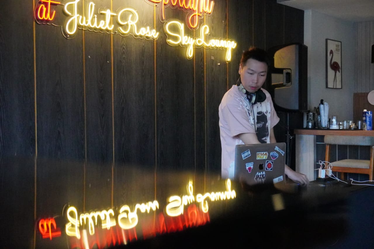 Dua Panggung Kreatif Aston Inn Jemursari di Hari Musik Dunia: June Jazz & ArtBeat 2025