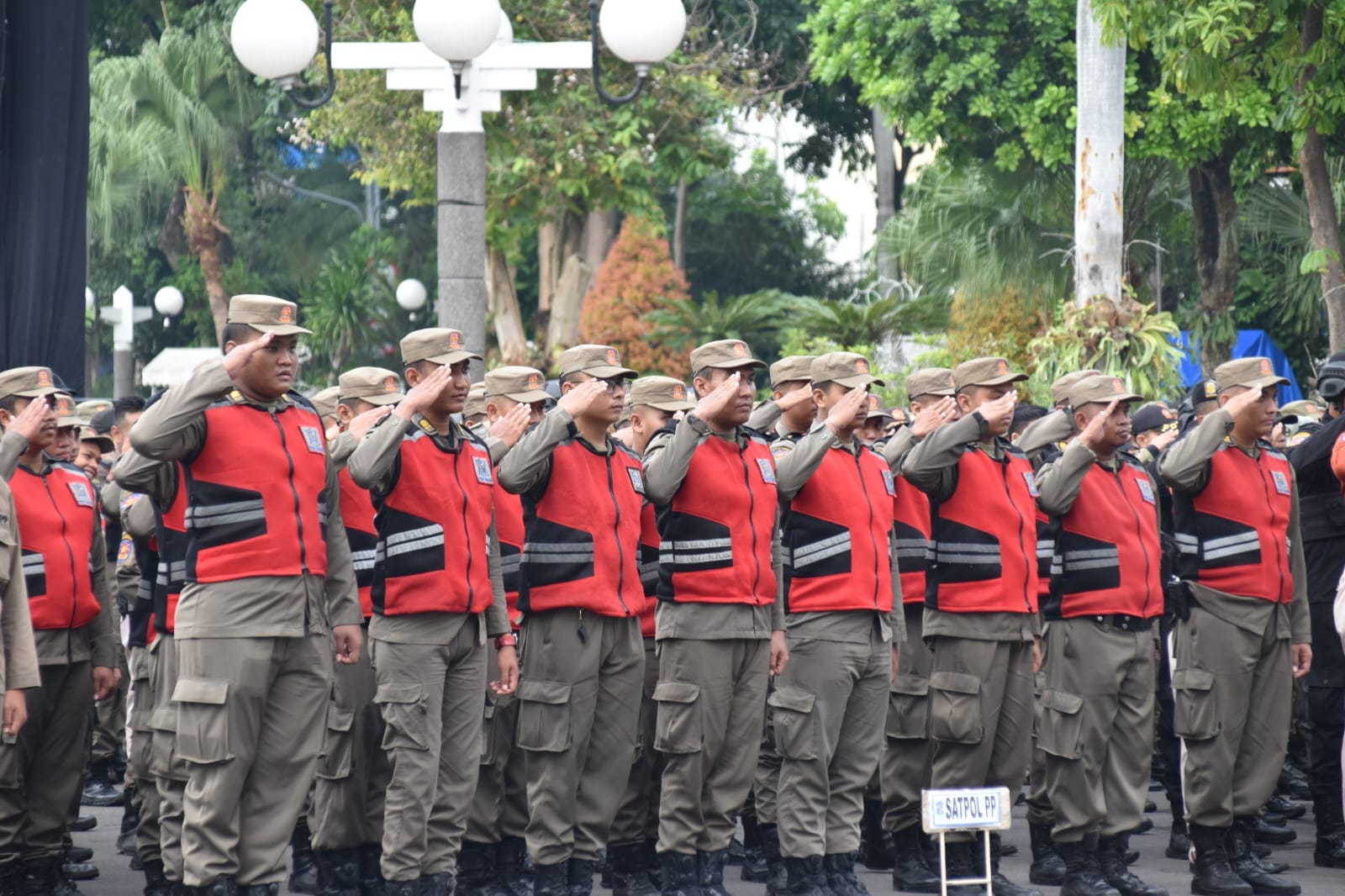 Jokowi Hadiri Peringatan Otoda 2024 di Surabaya, 137 Traffic Light Dijaga Ketat