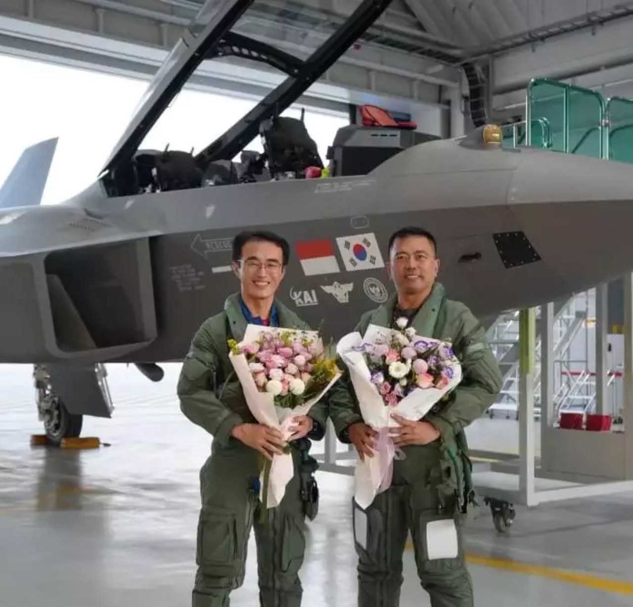Pilot TNI AU  Sukses Uji Terbang Pesawat Tempur KF-21 Boramae