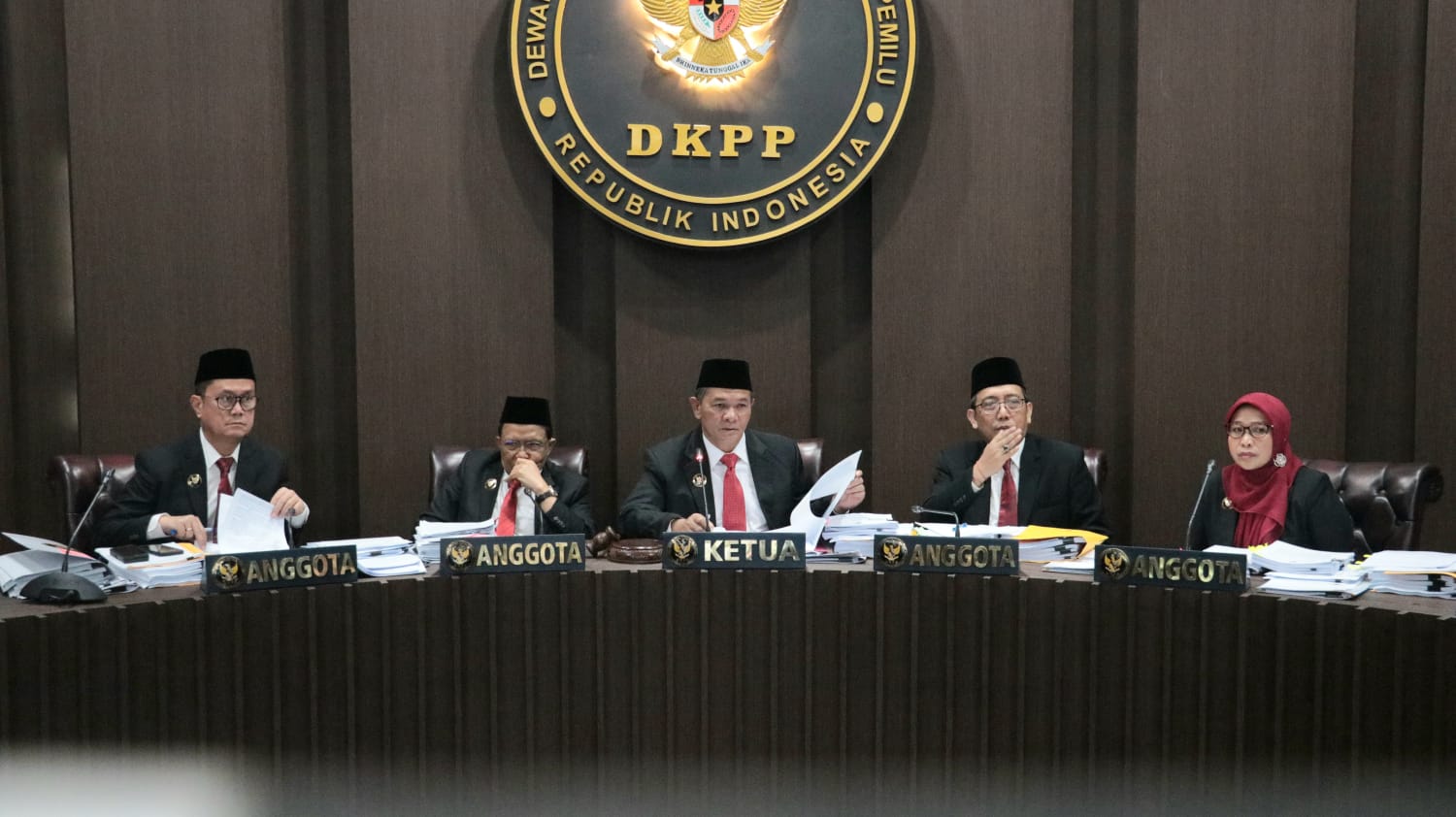 Putusan DKPP: Ketua dan Anggota KPU Terbukti Langgar Kode Etik, Ini Sanksinya