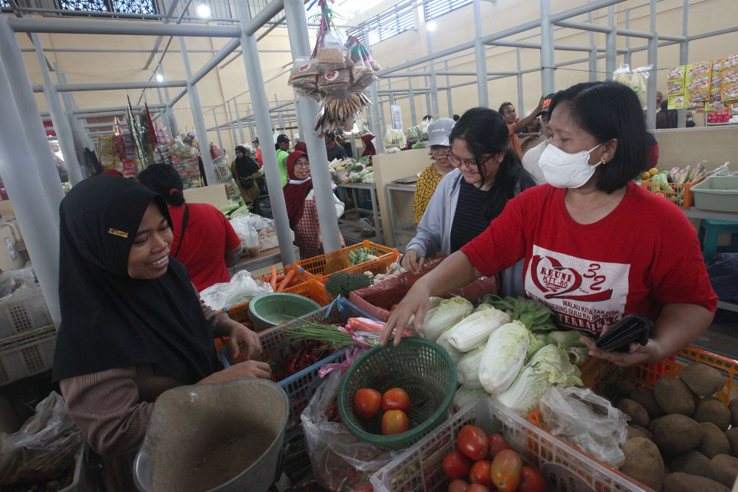 Stok Bahan Pangan di Surabaya Aman Selama Libur Tahun Baru, Warga Diminta Tak Timbun Makanan