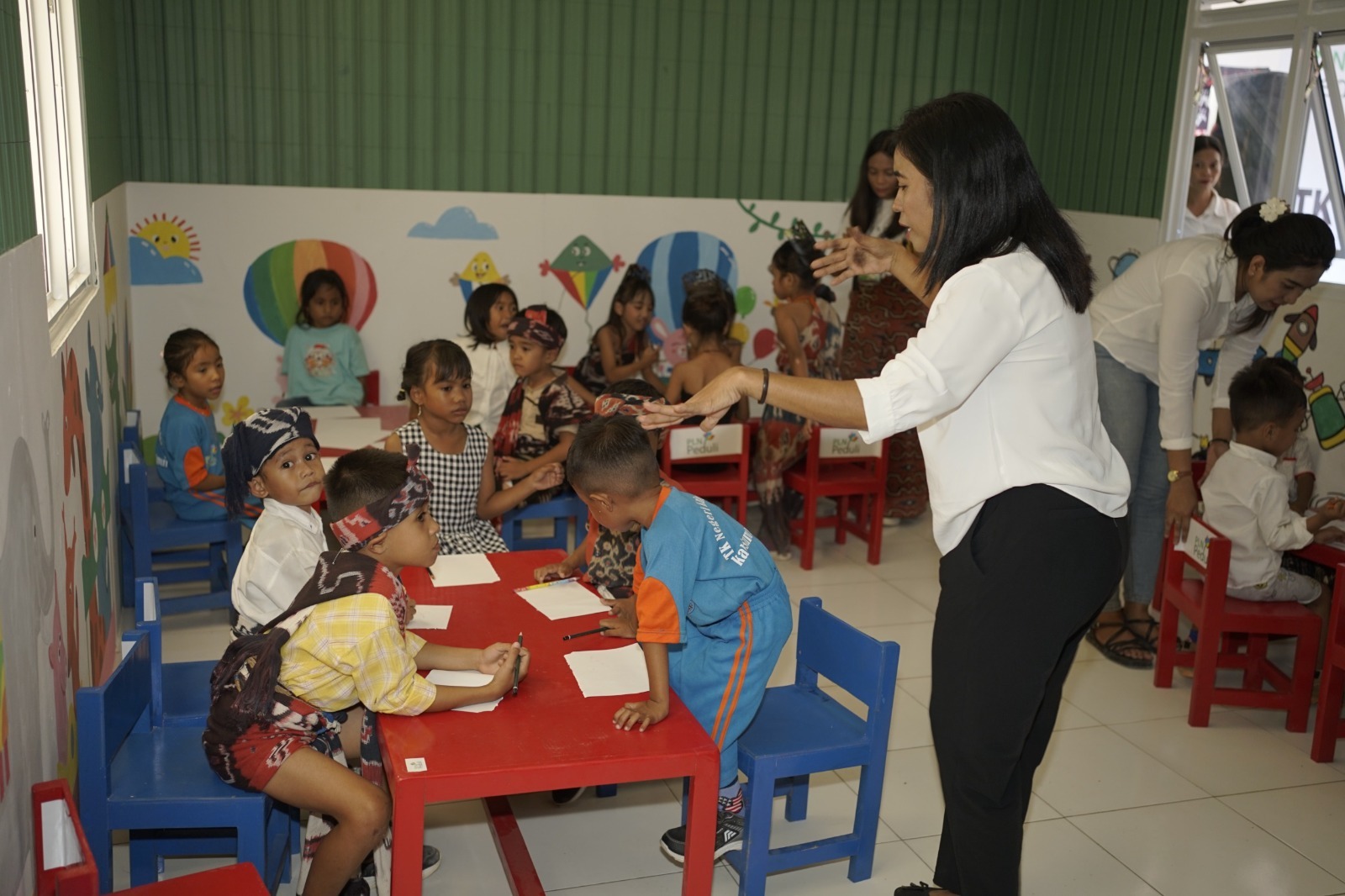 Hadiah untuk Masa Depan: PLN Sulap Sampah Jadi Sekolah bagi Anak-Anak Sumba