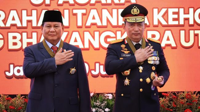 Terima Penghargaan Tanda Kehormatan Bintang Bhayangkara Utama, Menhan Prabowo Dukung Penguatan Polri