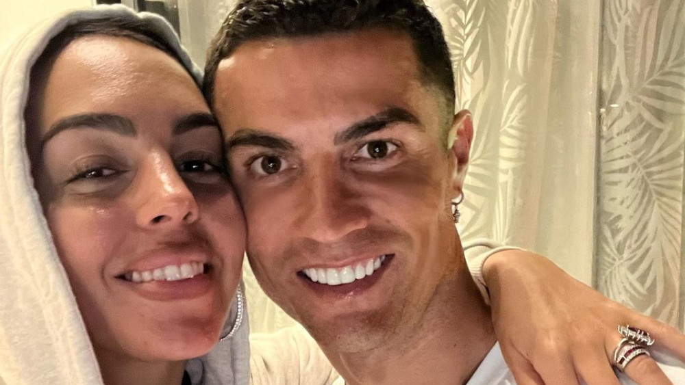 Ronaldo dan Georgina Tinggal Satu Rumah di Arab Saudi, Aturan Perzinahan Kini Longgar?