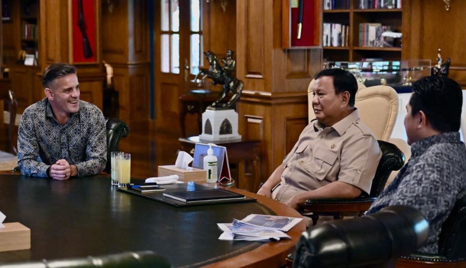 Prabowo dan John Herdman Bertemu di Hambalang, Bahas Target Timnas Indonesia ke Piala Dunia 2030