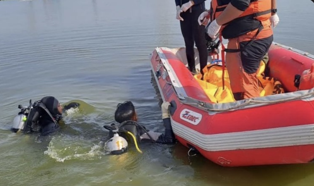 Mengenaskan, Tim SAR Berhasil Temukan Bocah 10 Tahun yang Tenggelam di Danau Tambun: Jasad Tersangkut di Dasar Air