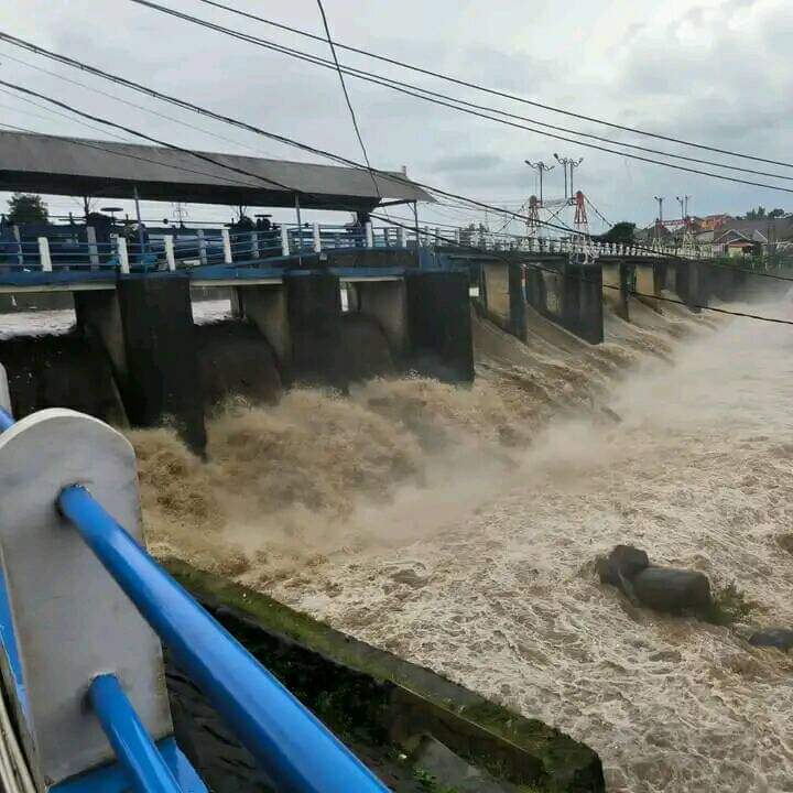 Waspada Banjir Kiriman, Bendung Katulampa Bogor Siaga 3 Usai Diguyur Hujan Seharian