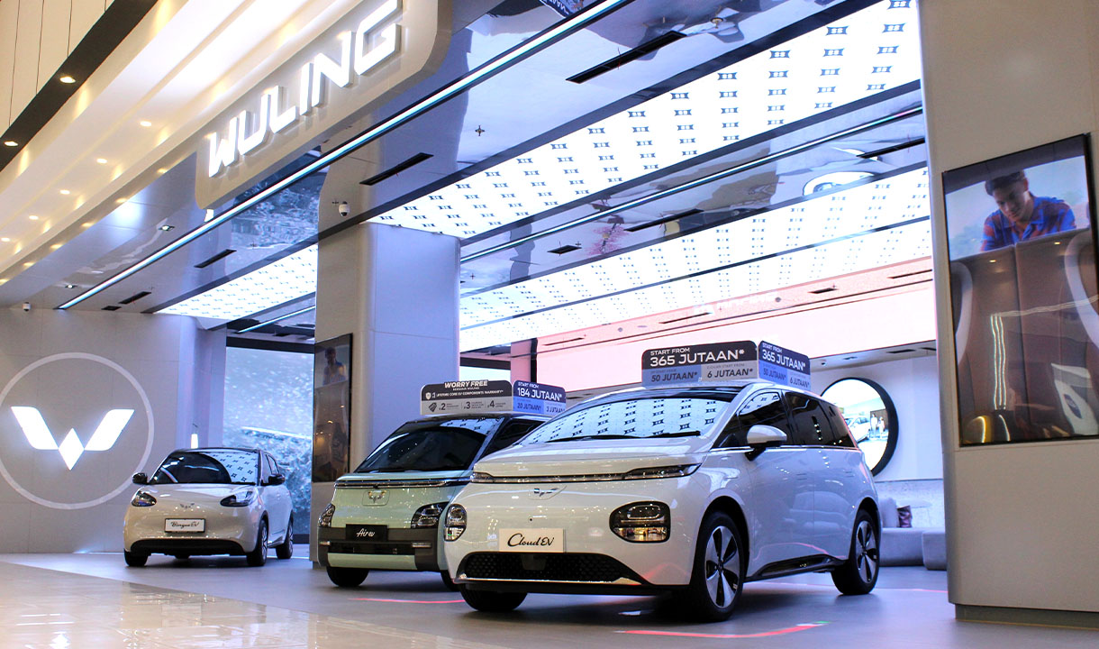 Wuling dan PT Sinar Maju Motor Resmikan Wuling AEON Deltamas Berkonsep Mall Showroom
