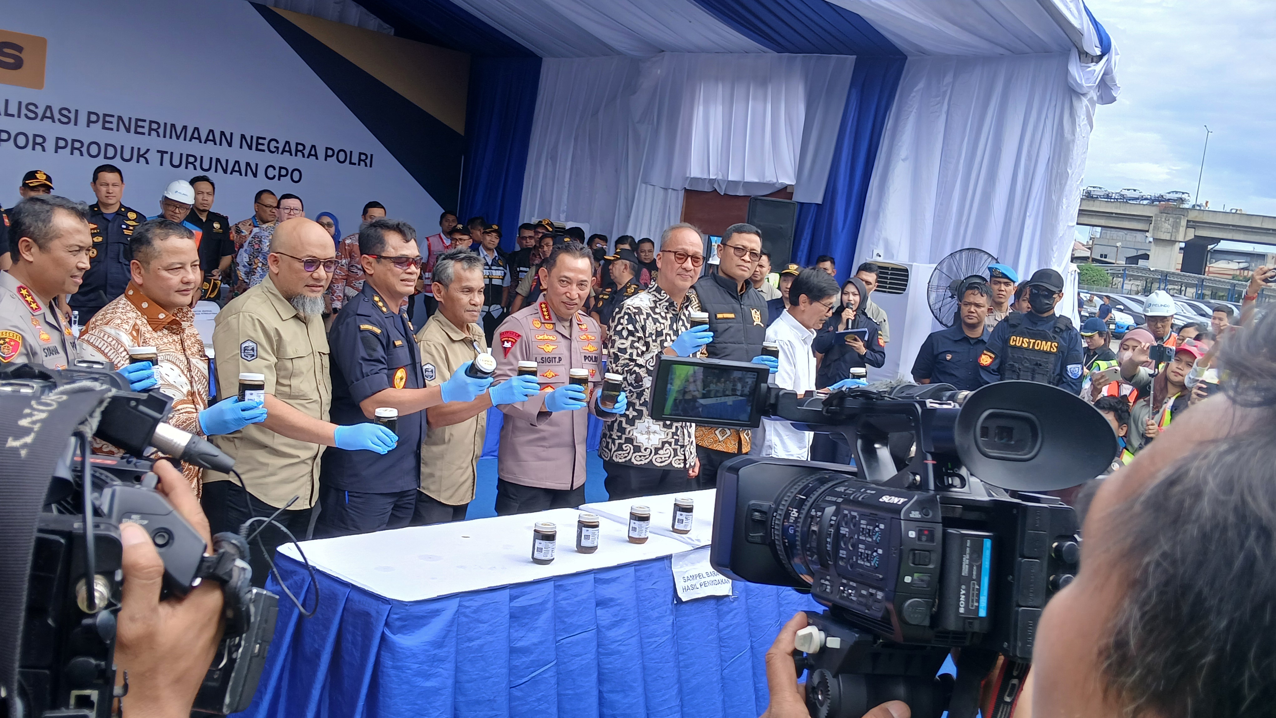 87 Kontainer Pelanggaran Ekspor Produk Turunan CPO Dibongkar Bea Cukai dan Polri