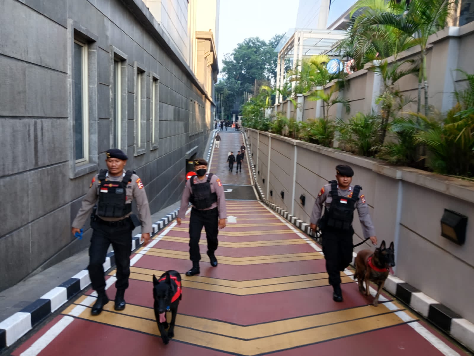Polri Kerahkan Anjing Pelacak Amankan Sidang Putusan PHPU di MK Hari Ini