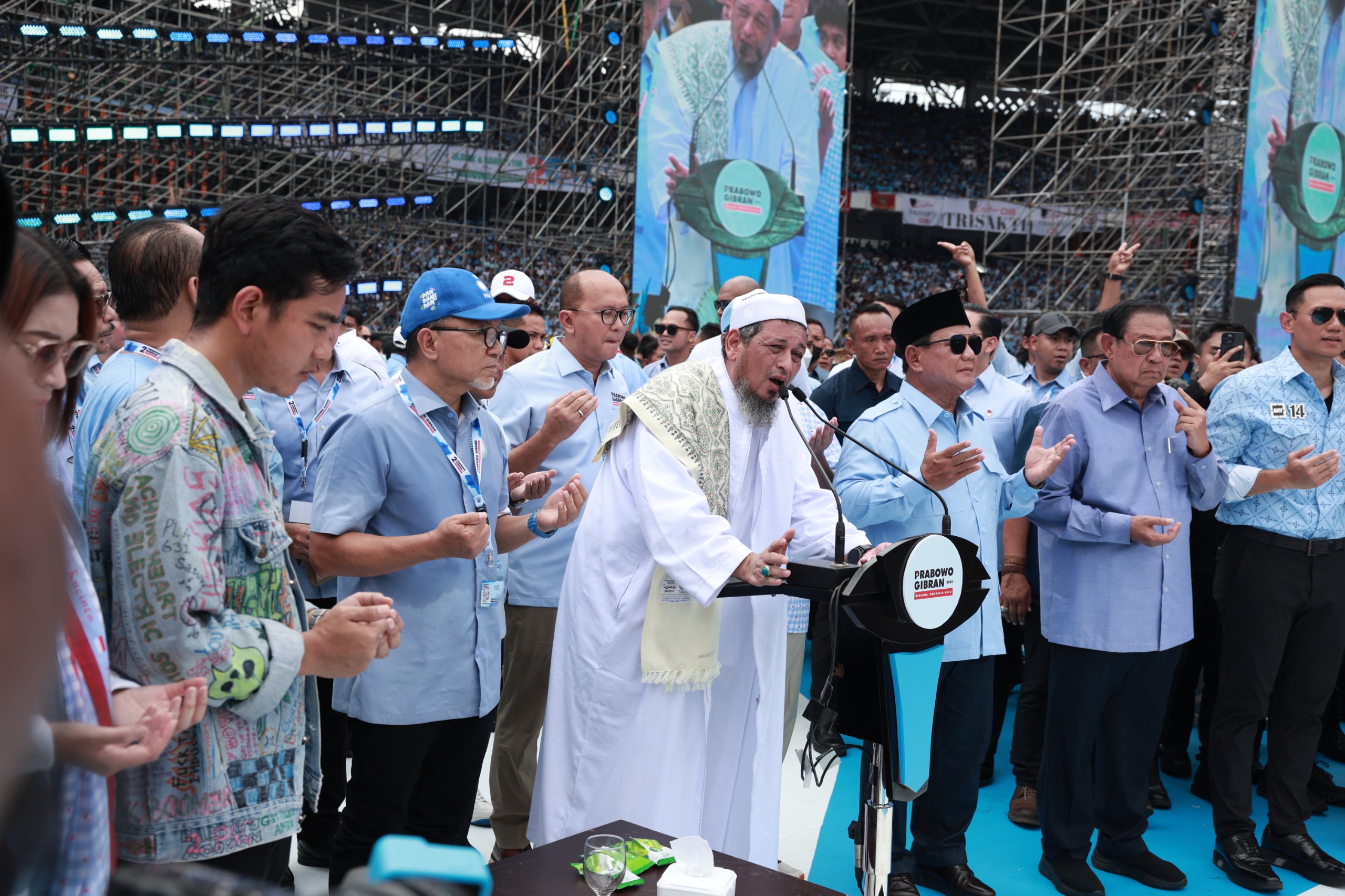 Di Hadapan 600 Ribu Massa yang Memadati GBK, Habib Ali Kwitang Doakan Prabowo-Gibran Jadi Pemimpin Indonesia yang Diberkahi Allah