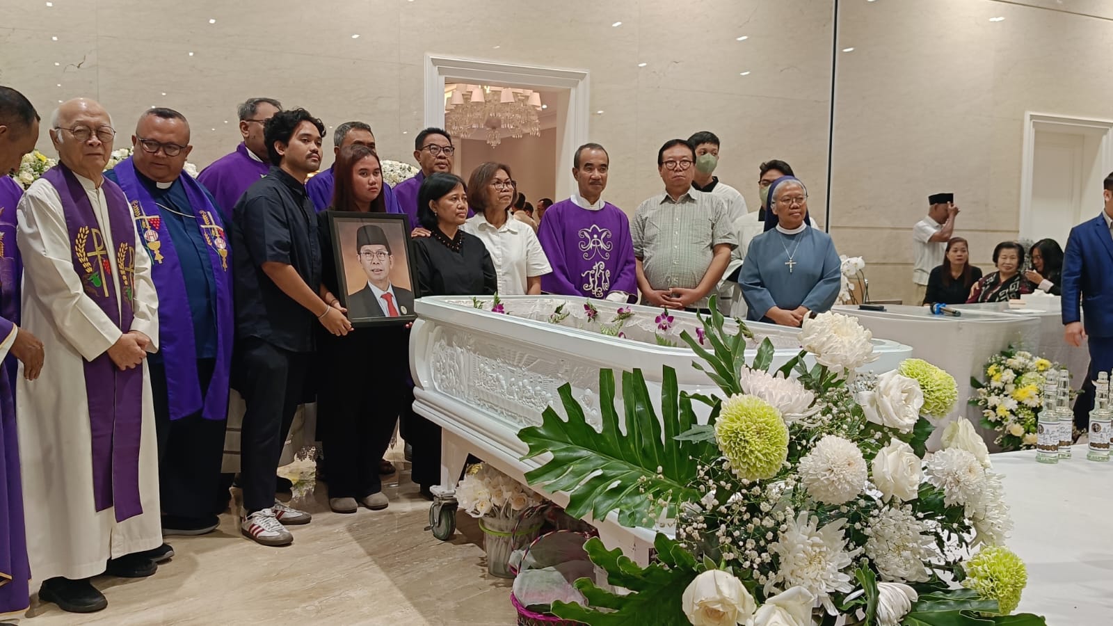 Warga Surabaya Kenang Pengabdian Adi Sutarwijono, Mulai dari Jurnalis Hingga Ketua DPRD