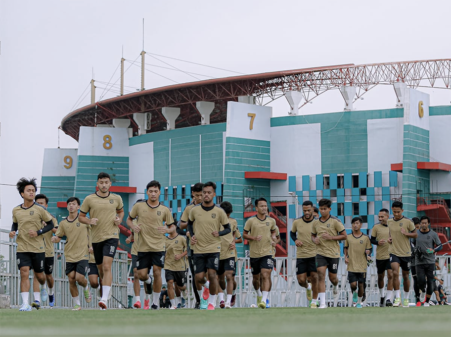 Belum Bisa Pakai Stadion, Persebaya Diizinkan Latihan di Lapangan Madya GBT