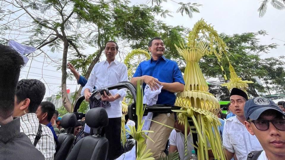 Makin Gahar, Jokowi Ikut Pawai Bareng Ahmad Luthfi Saat Kampanye di Purwokerto