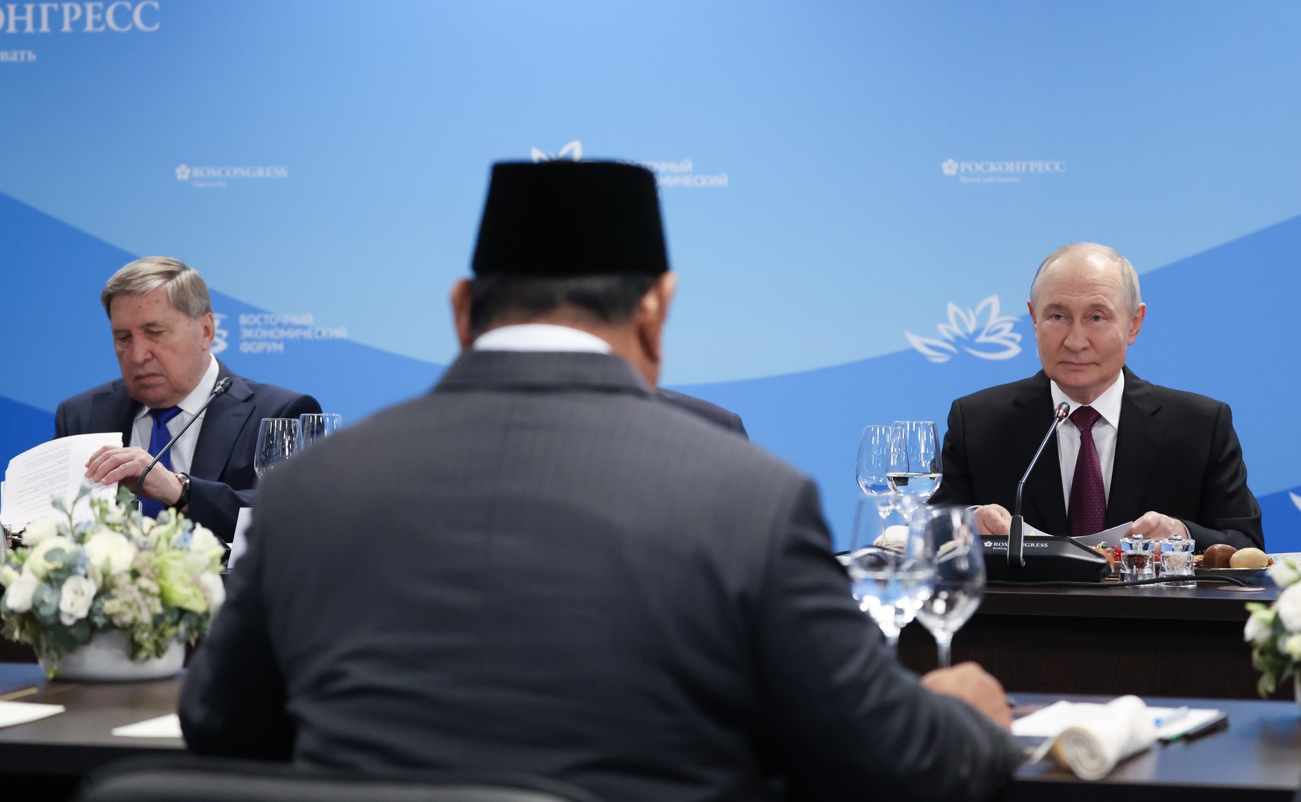 Prabowo Bertemu Putin di Vladivostok, Tegaskan Rusia Mitra Penting Indonesia