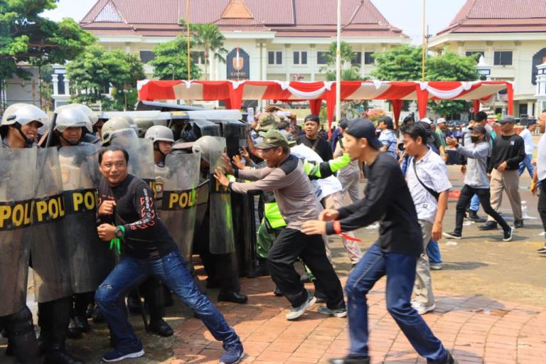 Polres Tuban Gelar Sispamkota Kerusuhan Pemilu