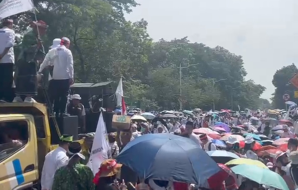 Ribuan Guru Madrasah Tuntut Kesetaraan dan Revisi Aturan PPPK