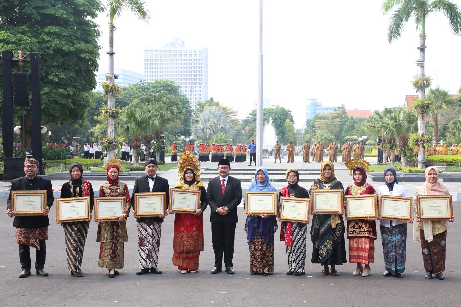 Hari Guru Nasional, Pemkot Surabaya Janjikan 3 Hal