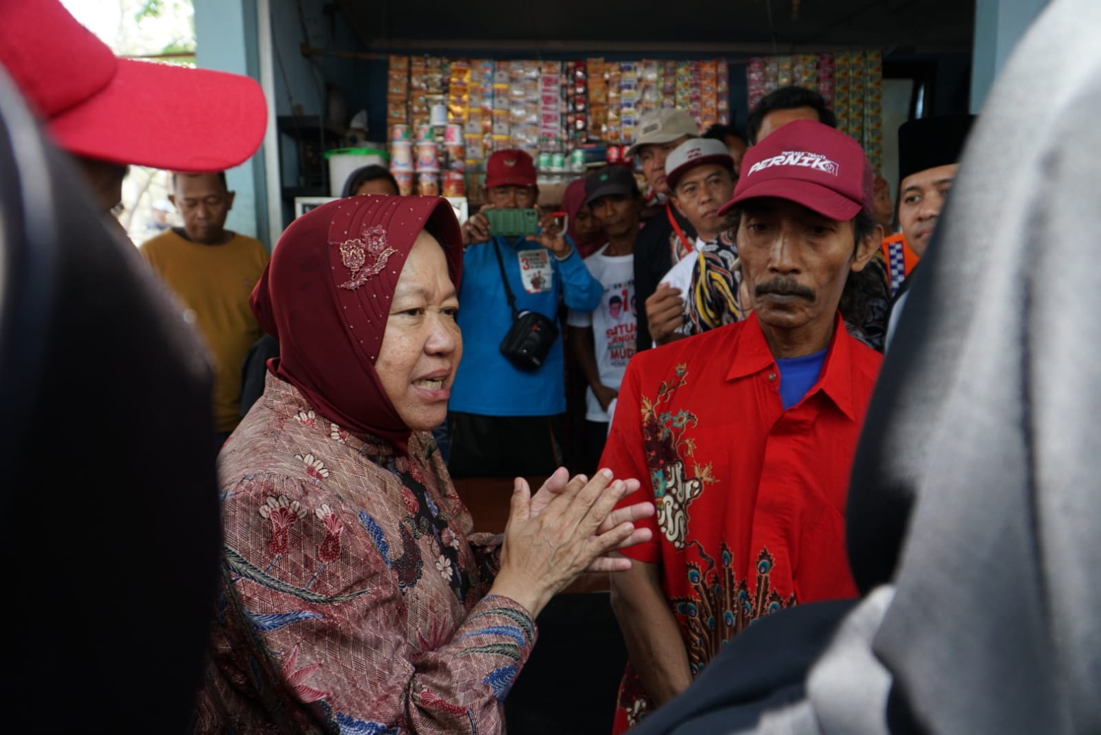 Risma Dicurhati Nelayan Pasuruan Soal Ketimpangan Ekonomi dan Biaya Melaut