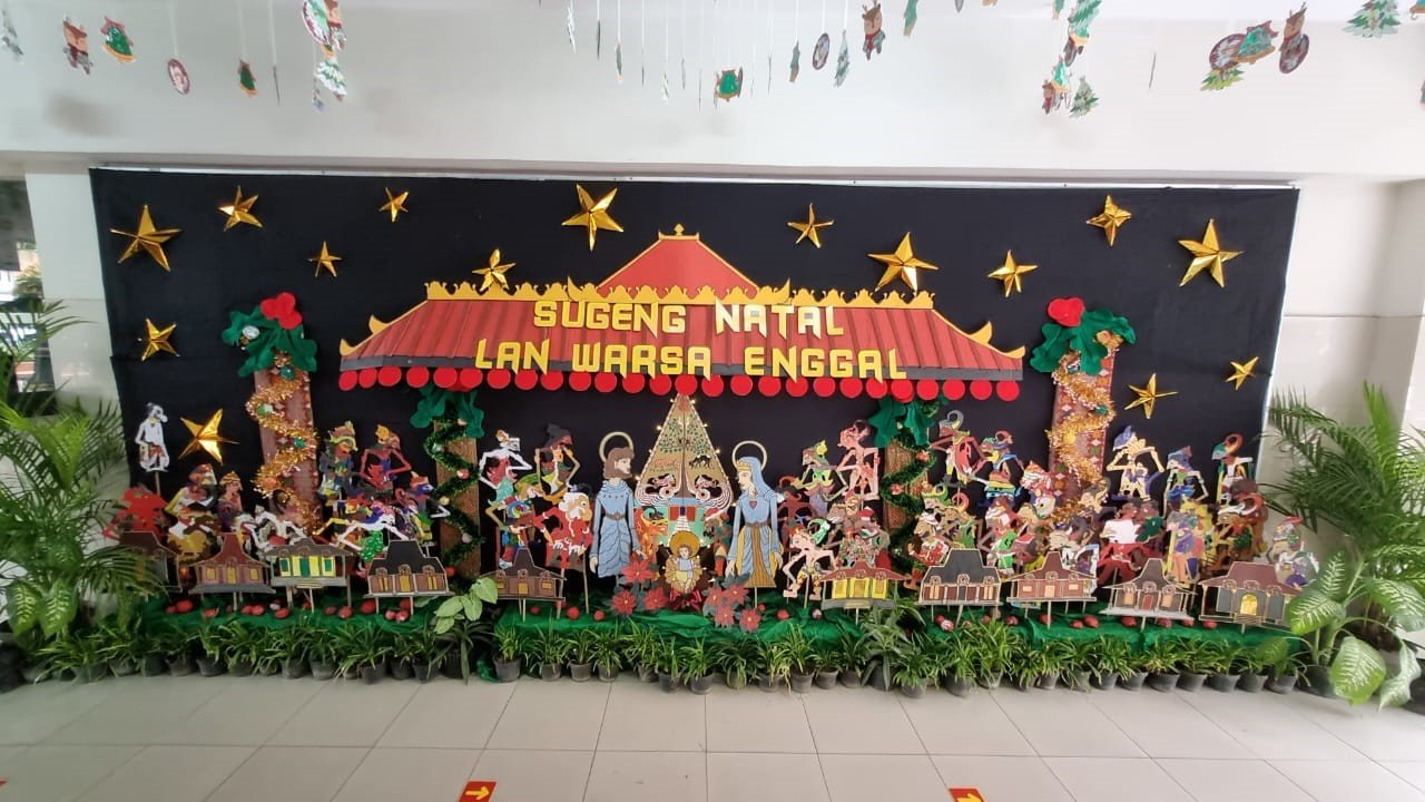 Kemeriahan Natal di SD Katolik Santa Clara Surabaya Ditandai denganPanen Raya P5 dan Inovasi Dekorasi Pewayangan