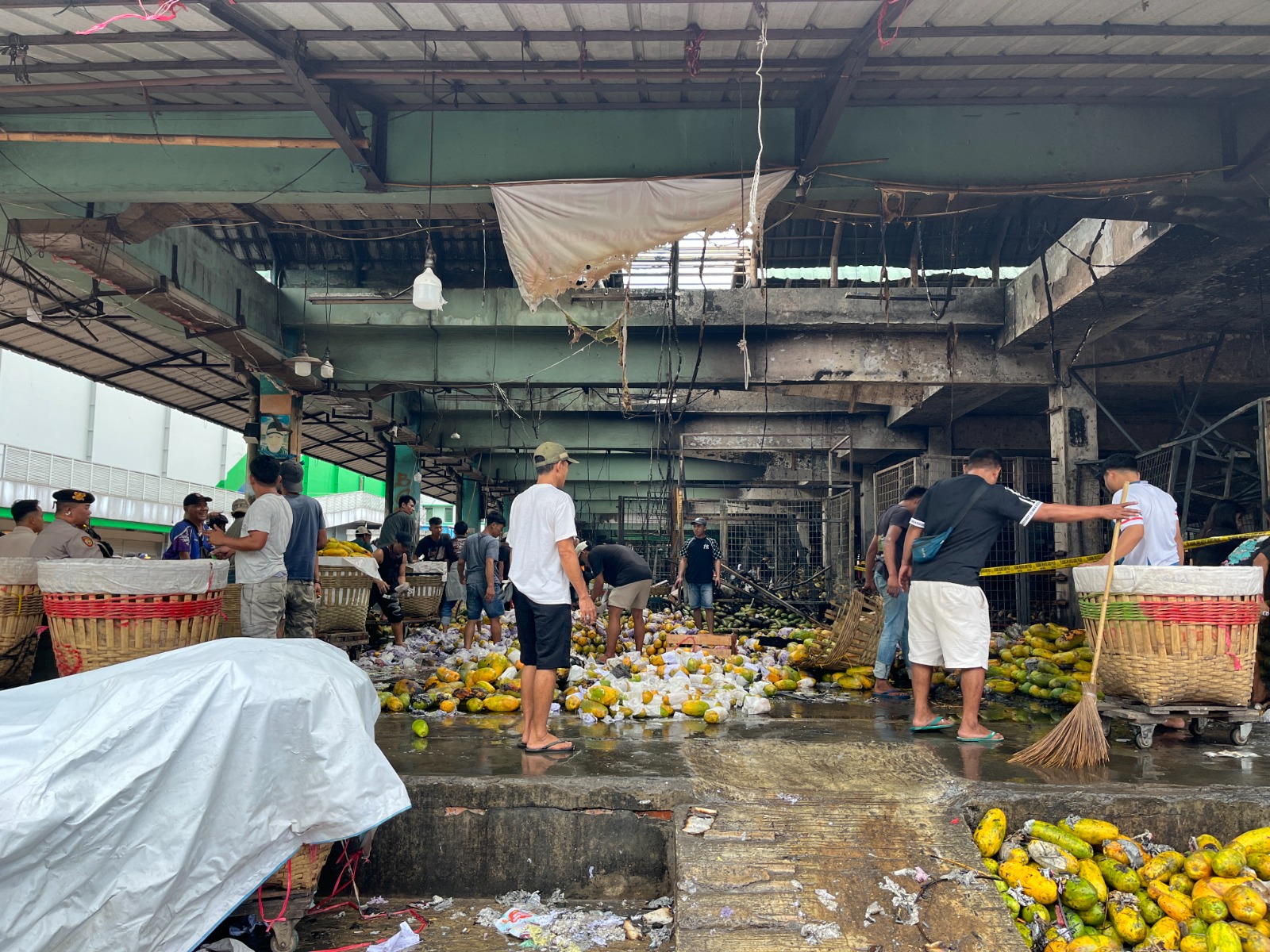 Kebakaran Pasar Induk Kramat Jati Pupuskan Niat Mulia Bu Par, Tabungan Anak Yatim Rp5 Juta Hangus