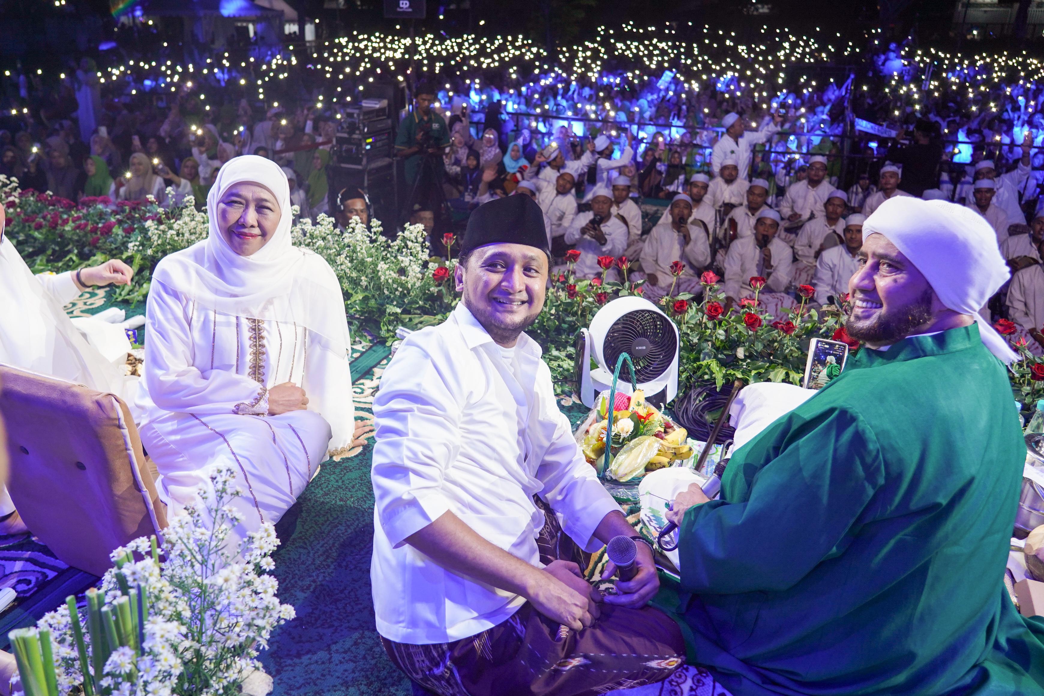 Khofifah Hadiri Selawat Kebangsaan di Bangkalan, Habib Syech Puji Pembangunan Jawa Timur