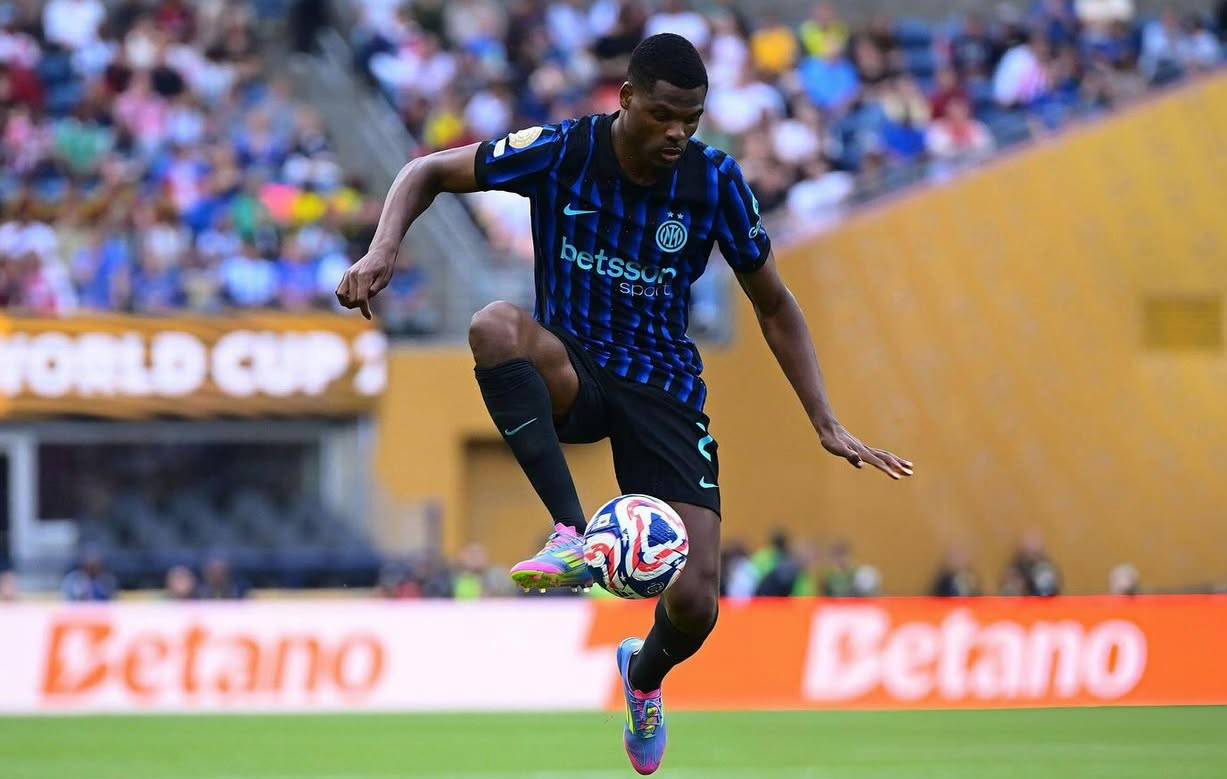Inter Milan Kendalikan Masa Depan Denzel Dumfries, Barcelona Ngaku Tak Tertarik Merekrutnya