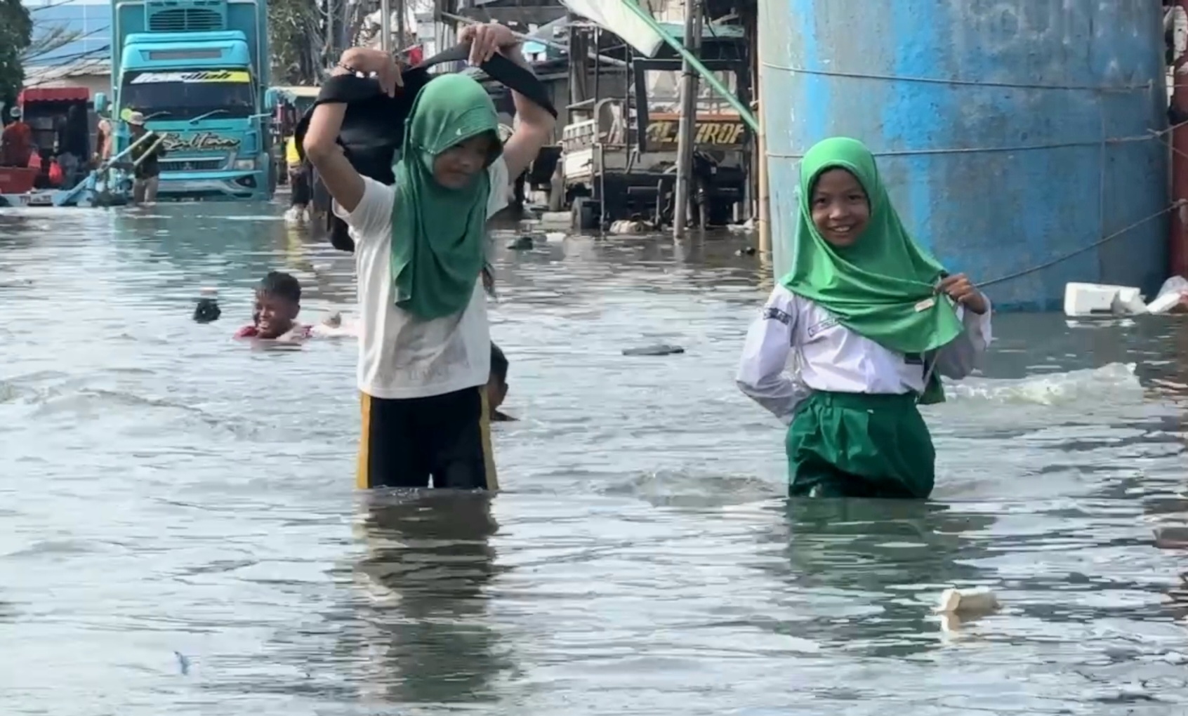 Banjir di Jakarta Kian Meluas, 53 RT dan 4 Ruas Jalan Terendam hingga 2,9 Meter