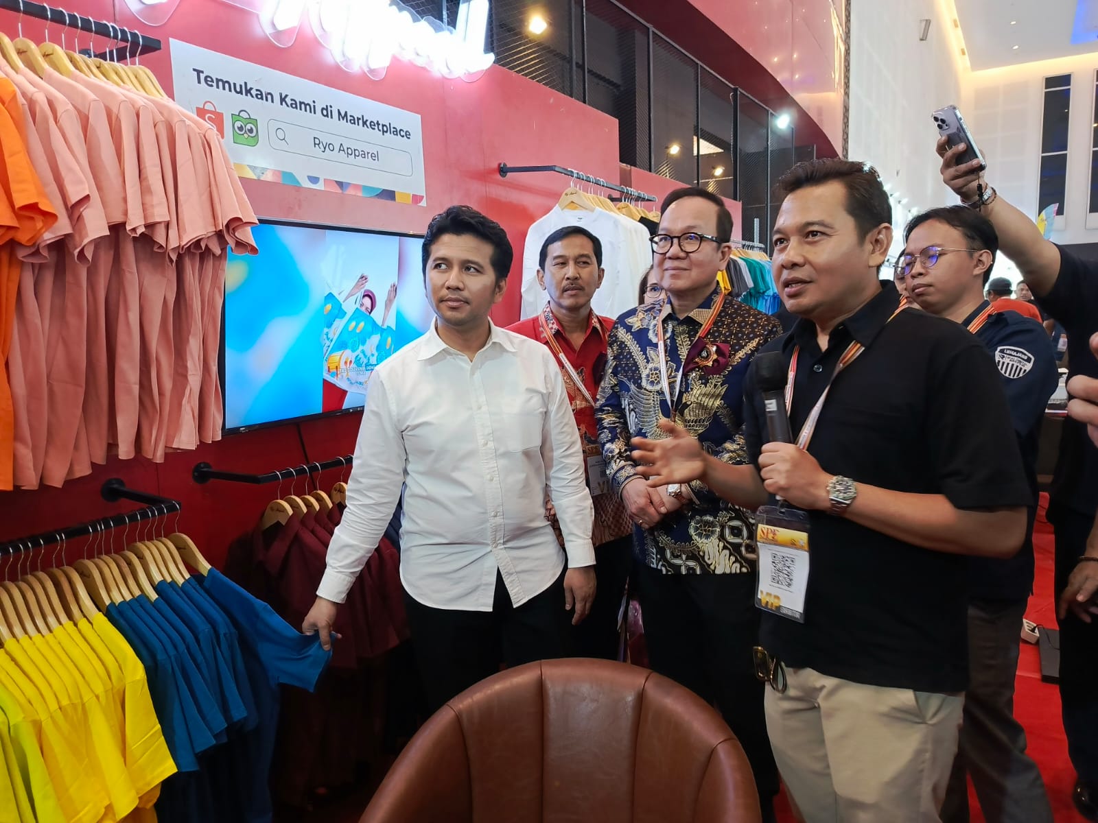 Teknologi Cetak Terkini Dipamerkan di SPE 2025, Emil Dardak: Industri Percetakan Tak Berhenti Berinovasi
