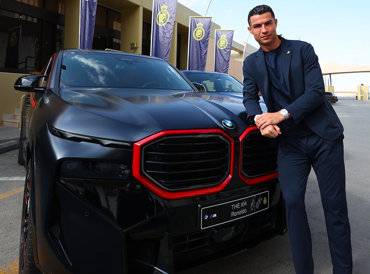 Pantas Betah di Al Nassr, Cristiano Ronaldo Dapat Mobil Mewah BMW XM Red Senilai Rp 2,7 Miliar Secara Gratis