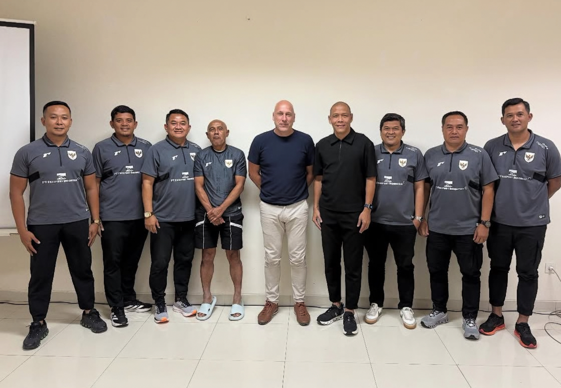 Erick Thohir Bantah Pernyataan Alex Pastoor: Jordi Cruyff, Zwiers dan Simon Tahamata Tetap di Struktur Timnas Indonesia