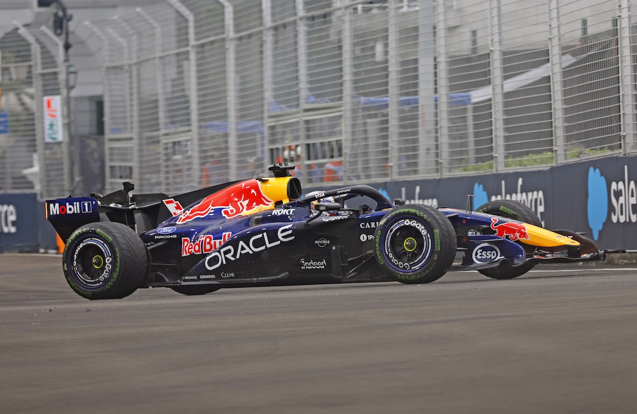 Max Verstappen Juara Sprint Race GP Singapura Setelah Start Basah