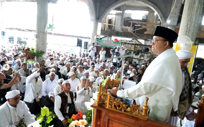 Ganjar dan Anies Berebut Muslim di Jatim