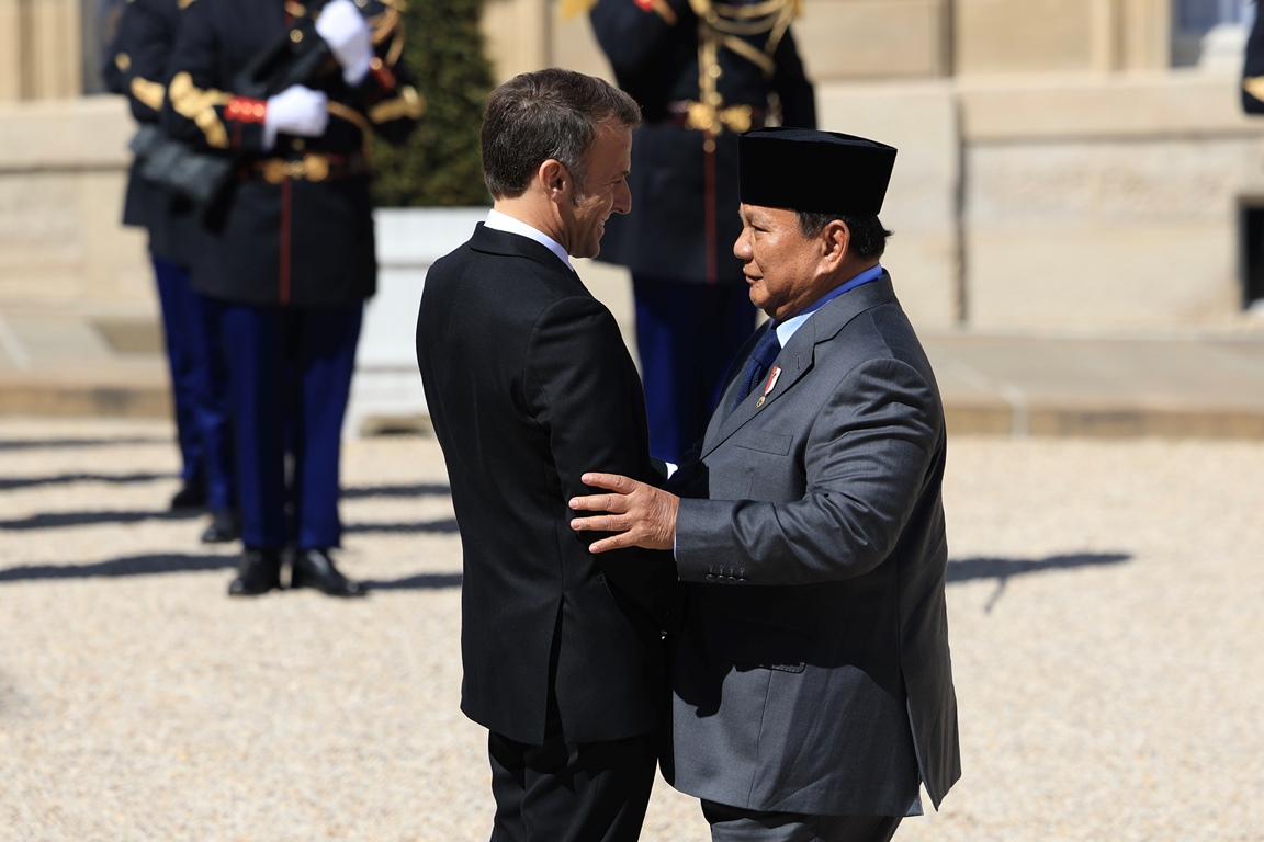Prabowo Bertemu Macron di Paris Bahas Kerja Sama Pertahanan dan Ekonomi Kreatif