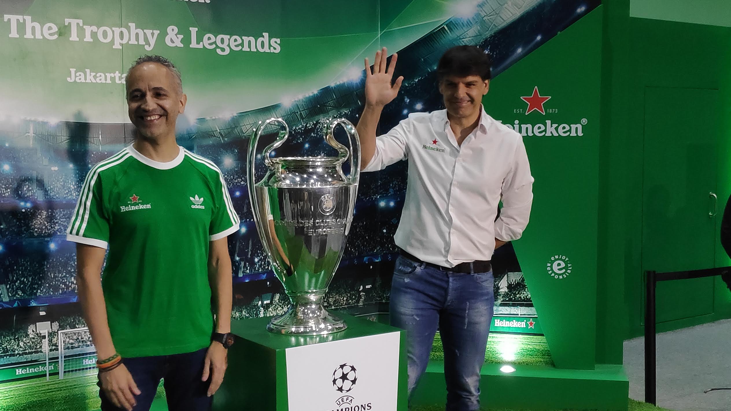 Heineken Hadirkan Trophy UEFA Champions League Beserta 2 Pemain Legendaris