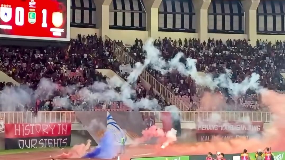 Persipura Gagal Promosi Super League, Stadion Lukas Enembe Dibakar Suporter!