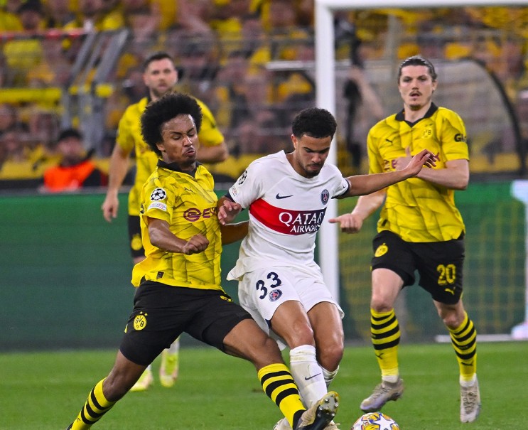 Borussia Dortmund vs PSG 1-0: Luis Enrique Janjikan Comeback di Leg Kedua