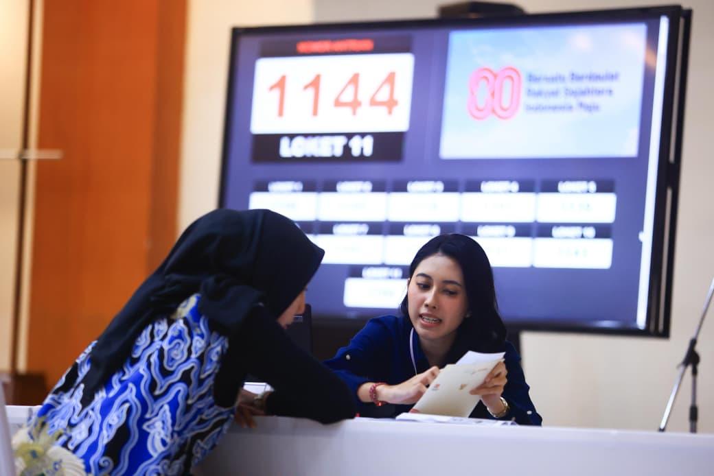 Ribuan Warga Antre Ambil Undangan Upacara HUT ke-80 RI di Istana Negara