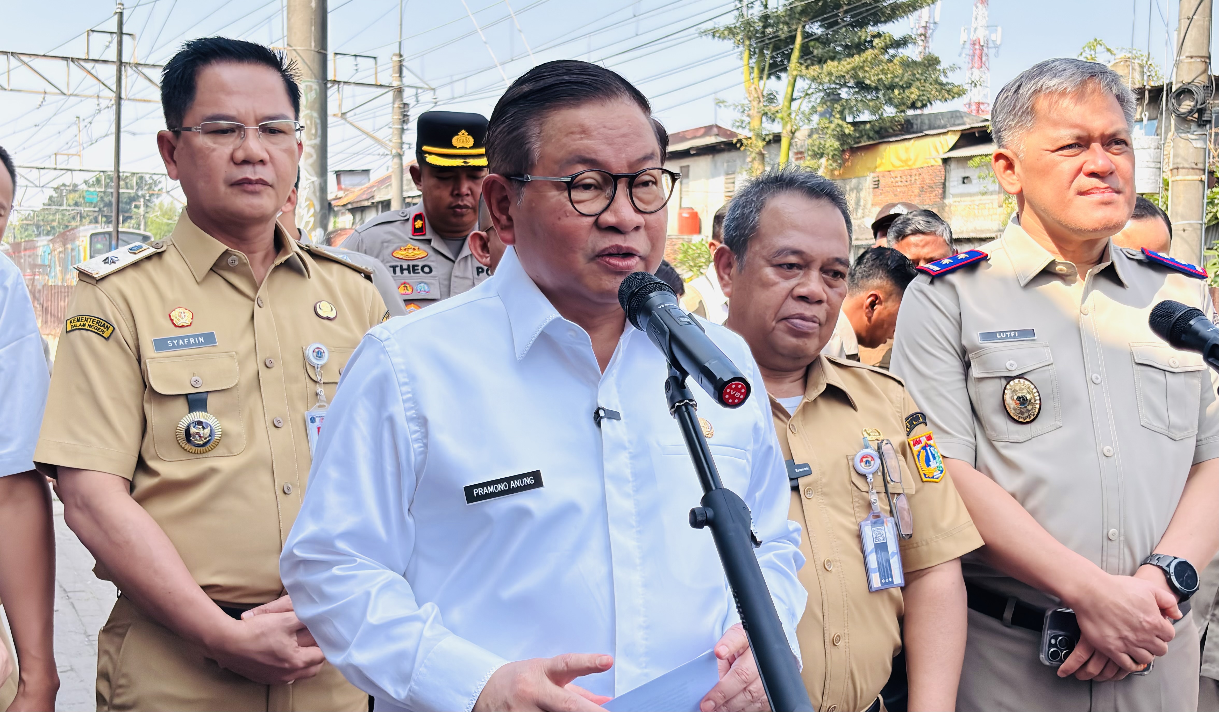 Kebut Benahi Kabel Semrawut di Jakarta, Pramono Ingin Gandeng Swasta