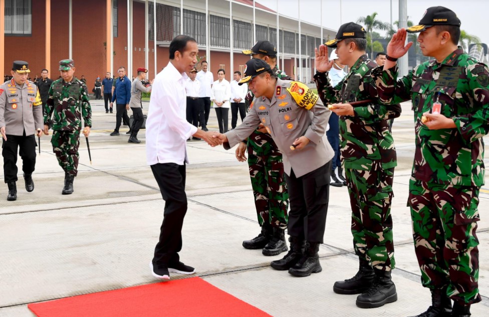 Santer Disebut Mau Rebut Jabatan Ketum PDIP, Jokowi Berkelakar: Bukan Golkar?