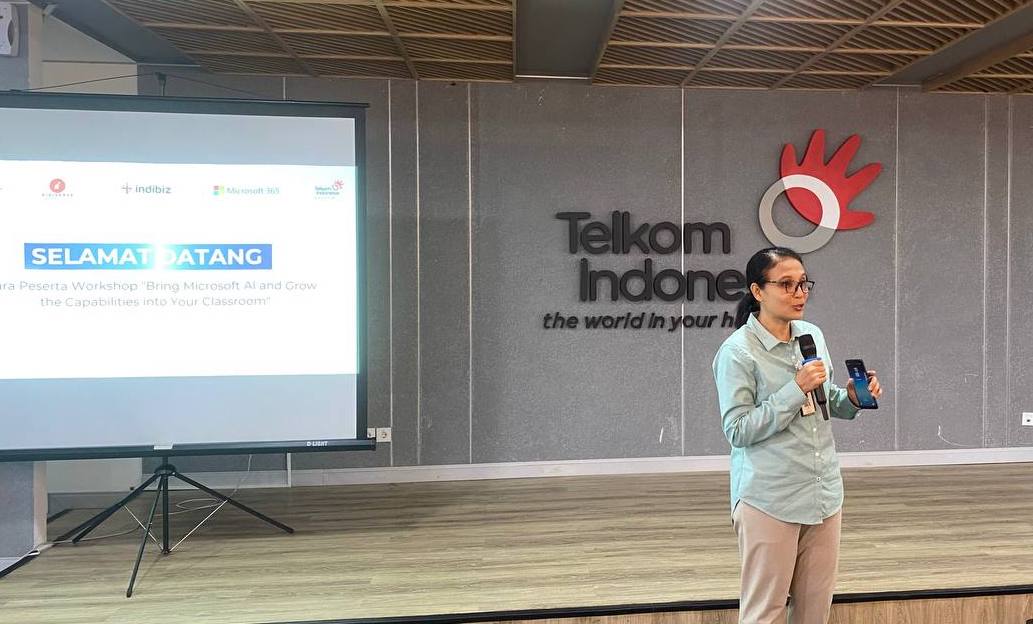 Workshop Persembahan Telkom Regional V-Microsoft 365 Ini Bantu Para Guru di Jatim Majukan Transformasi Digital Pendidikan