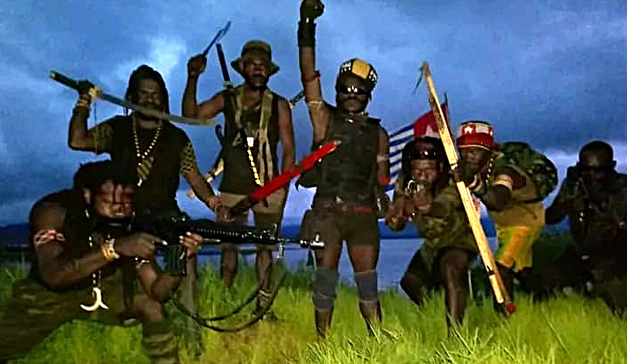 KKB Tembaki Warga Sipil Sambil Bakar Sekolah dan Kios di Paniai Papua Tengah