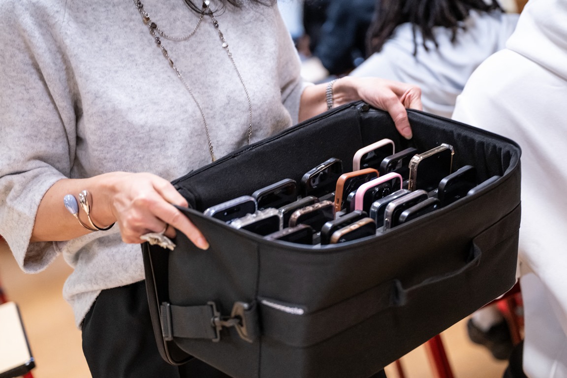 HP Mulai Dibatasi di Sekolah-Sekolah Banten per Februari 2026