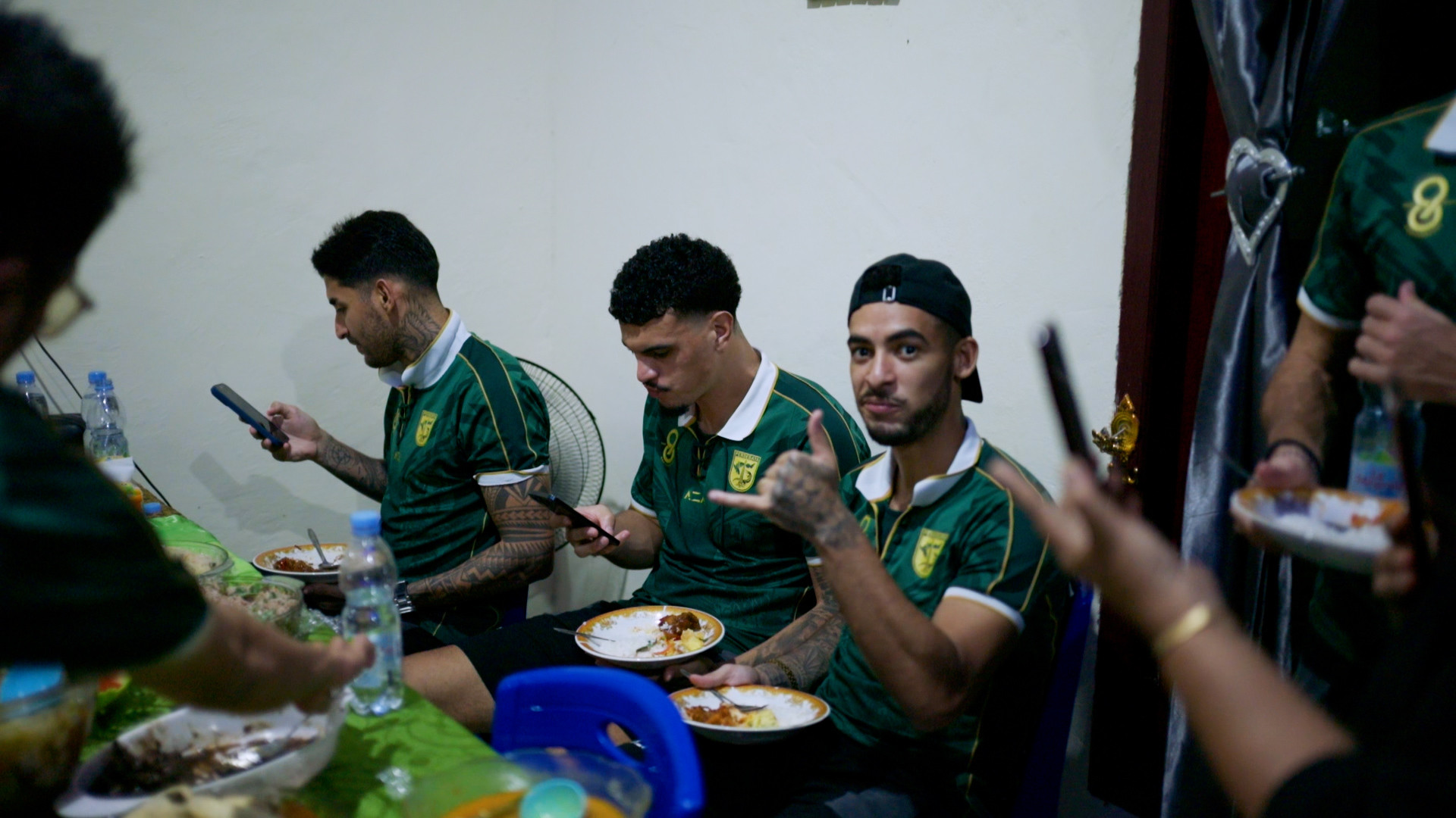 Momen Hangat Persebaya di Ternate, Rayakan Kemenangan di Rumah Alfan Suaib