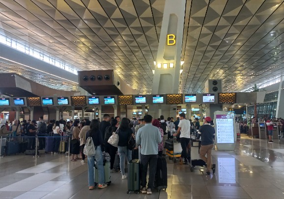 Antrean Refund Mengular di Terminal 2, Polisi Pastikan Situasi Bandara Soetta Terkendali