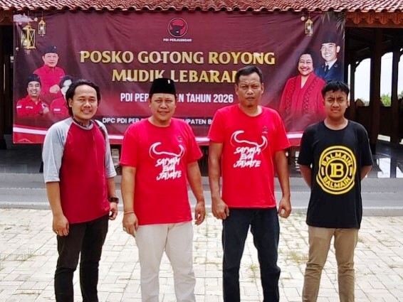 Rehat di DPC PDIP Bojonegoro, Pemudik Segarkan Diri dengan Kopi dan Teh Hangat 