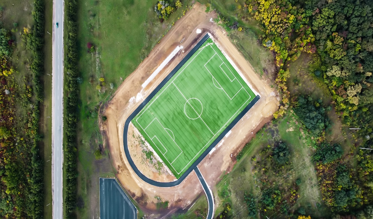 Tren Investasi Lapangan Olahraga Mulai dari Mini Soccer Hingga Padel