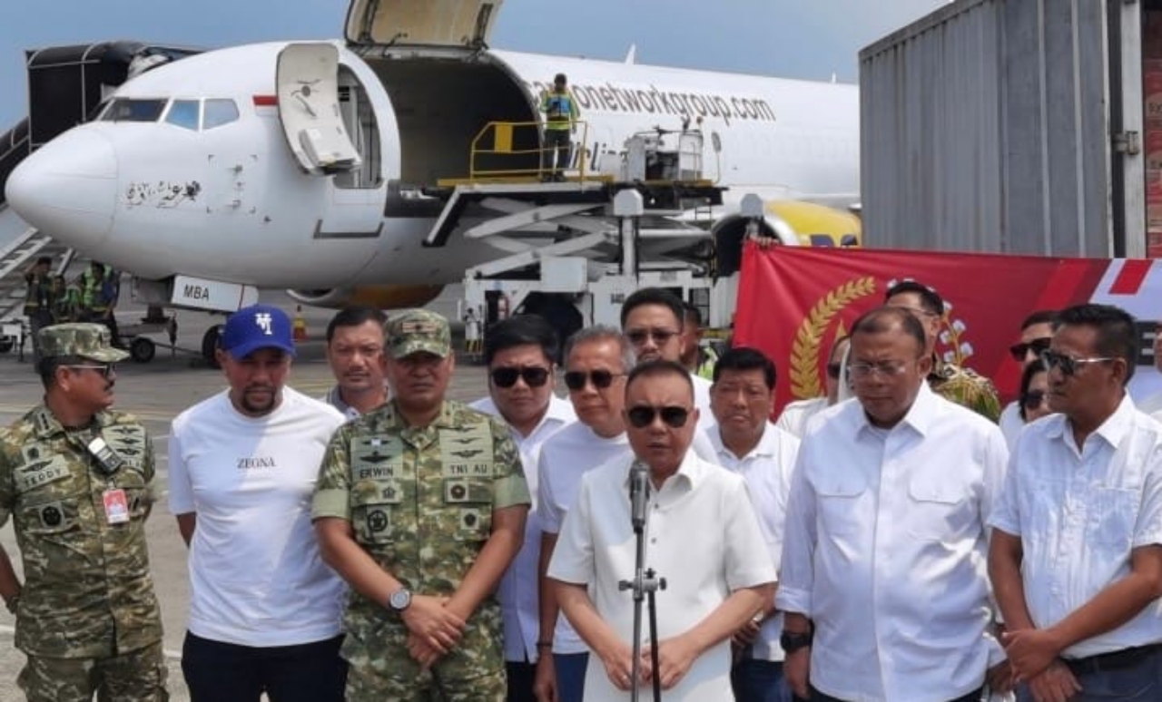 Ahmad Sahroni Tunjukkan Komitmen Kepedulian Saat DPR RI Kirim 15 Ton Bantuan ke Banjir Sumatera