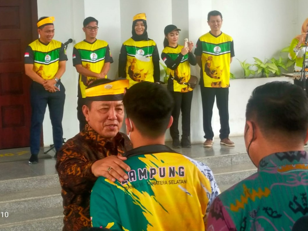 Lepas Kontingen Lampung Fornas di Palembang, Arinal : Jaga dan Harumkan Nama Lampung